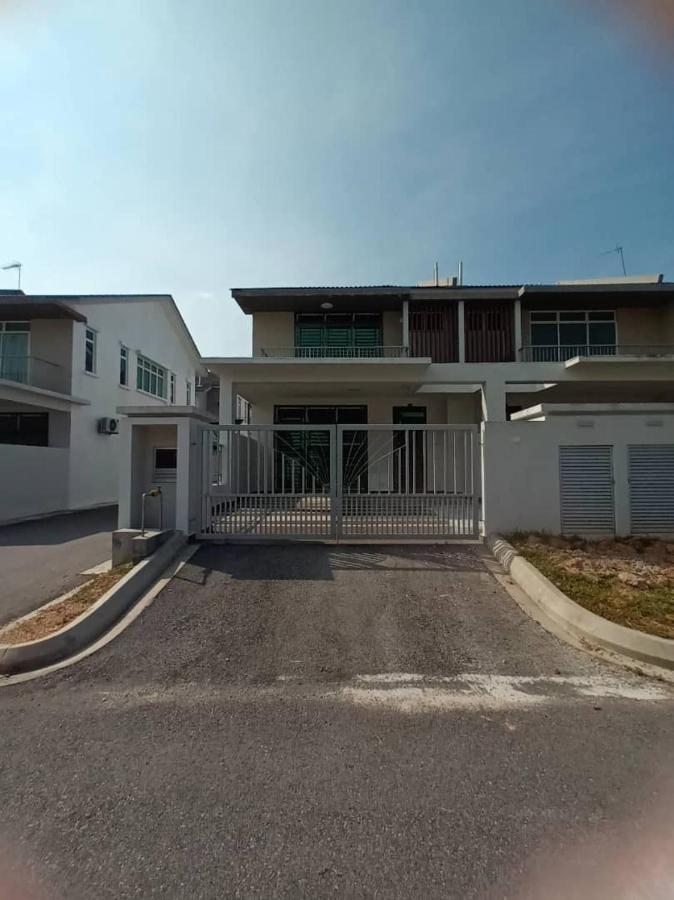 Desaru Melati Homestay Netflix Wifi Bandar Penawar Exterior photo